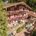 Gaestehaus Waldruh בית הארחה 3*
