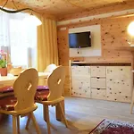 Gaestehaus Waldruh Guest house Gerlos