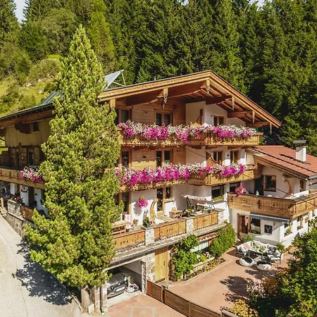 Guest house Gaestehaus Waldruh 3*